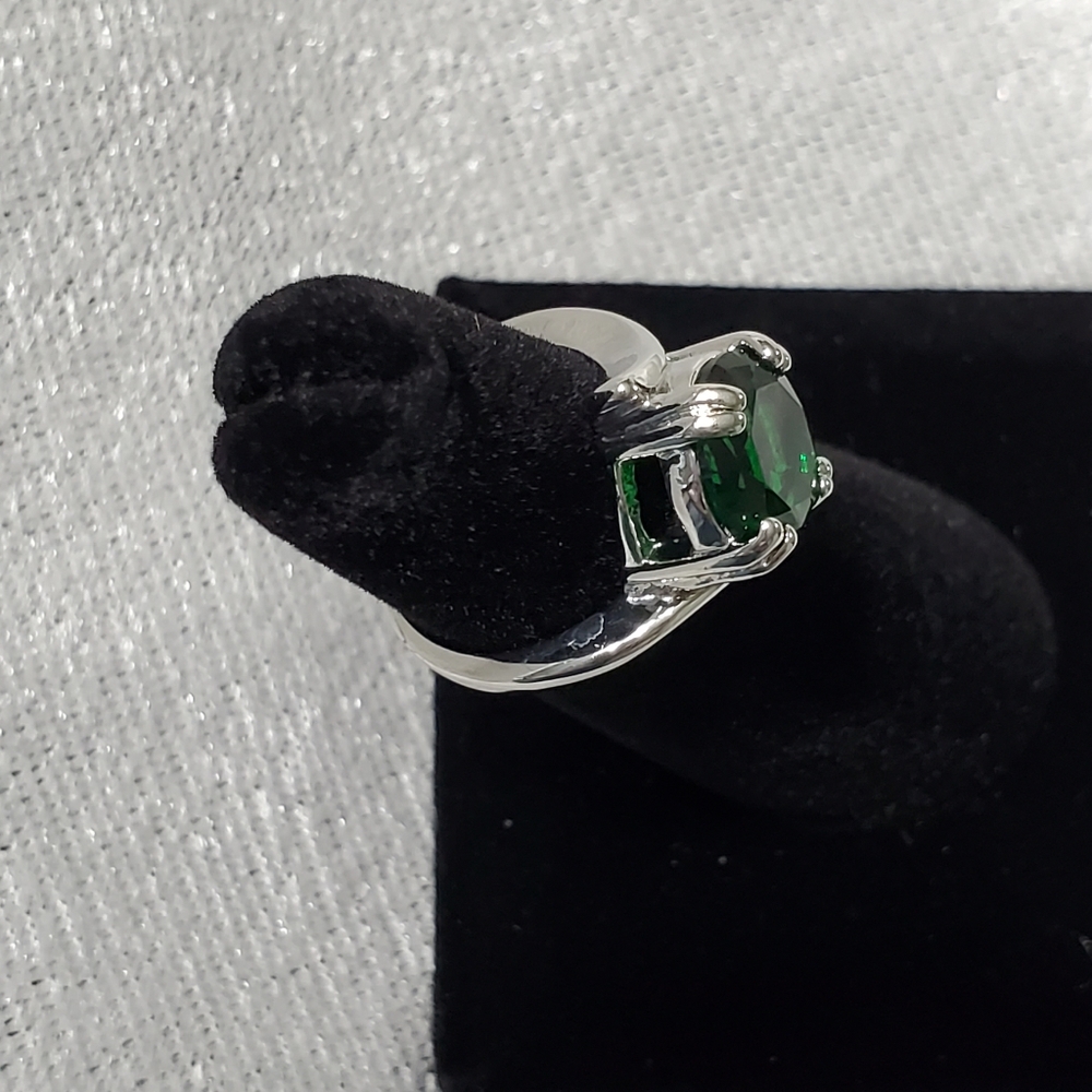 Ring - Picture 2 of 3